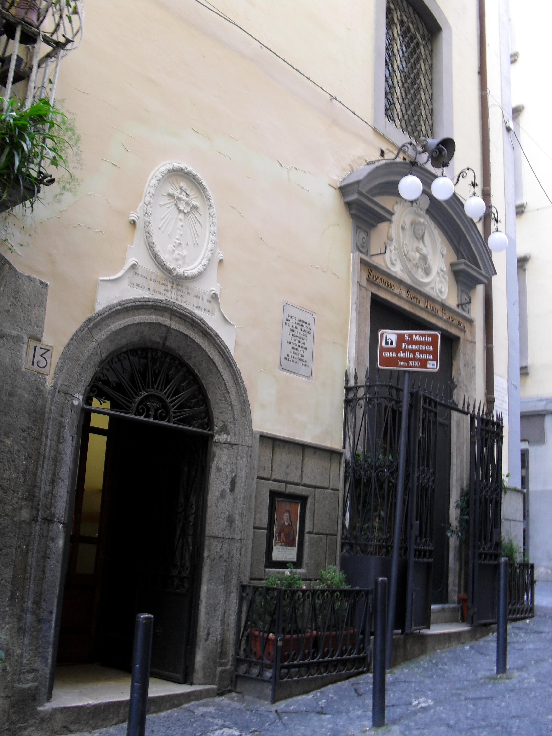 Esterno Casa Santa Maria Francesca